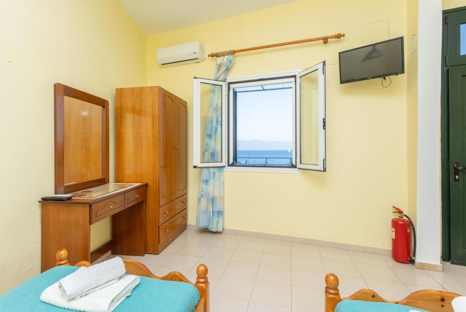 Apartamento Dolphin Studio Tranakatika Exterior foto